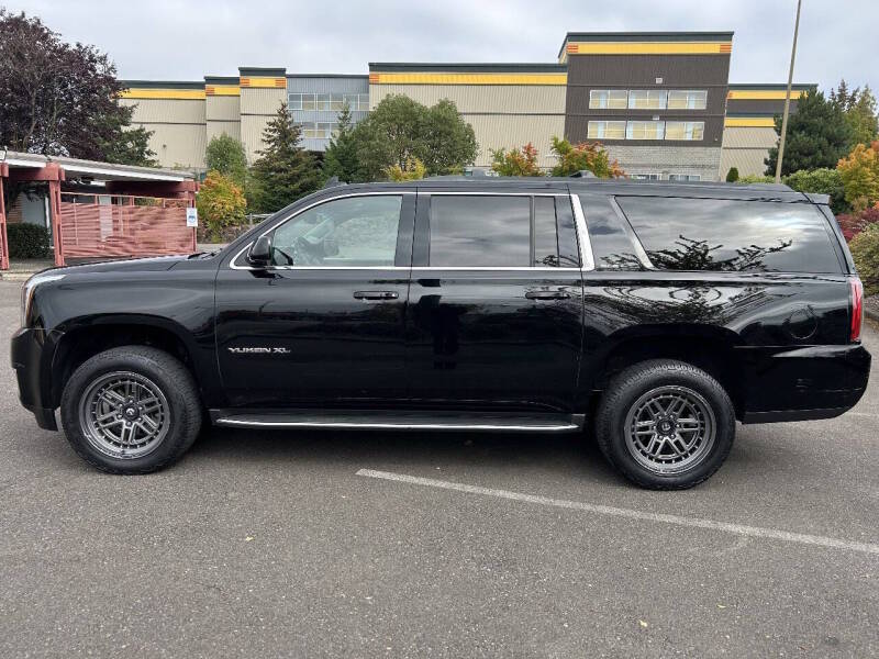 gmc yukon xl 2017 1GKS2FKC7HR117969 image gmc yukon xl 2017 1GKS2FKC7HR117969 image